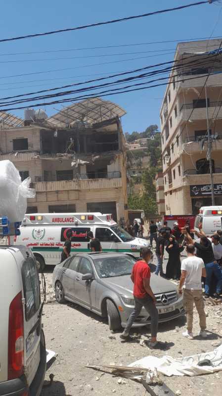 ارتفاع عدد شهداء الغارة الإسرائيلية الارهابية على مبنى سكني في مدينة النبطية الى 2 بعد استشهاد احد ا