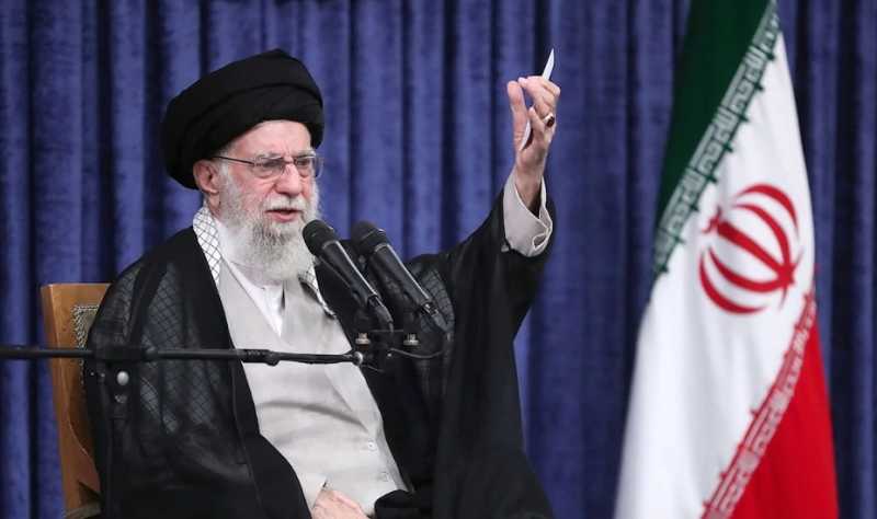 خامنئي للإيرانيين اتحدوا أمام الأعداء خامنئي للإيرانيين اتحدوا أمام الأعداء