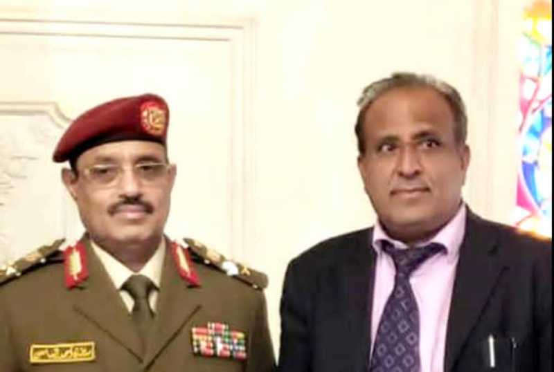 الفريق ركن سلطان السامعي عضو المجلس السياسي الاعلى.يبعث برقية تعزية بوفاة زوجة الاستاذ ابراهيم عنتر