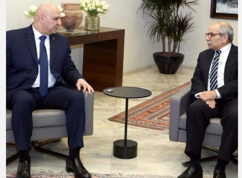 الجنرال الرئيس والقاضي الرئيس بين الانتخاب والانتداب