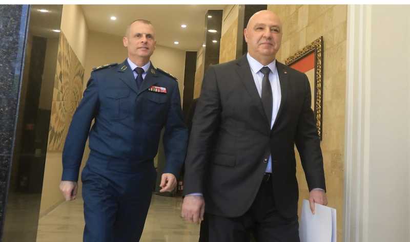 عون إلى العراق الأحد