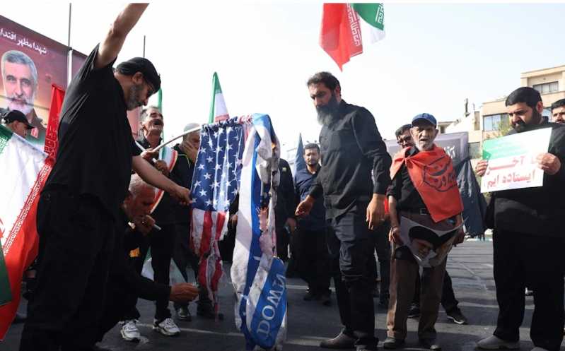 إيران تصريحات ترامب «غير موثوقة»... ومطلبنا الأساسي «تحديد المعتدي» إيران لا نثق بوقف إطلاق النار... إيران تصريحات ترامب «غير موثوقة»... ومطلبنا الأساسي «تحديد المعتدي» إيران لا نثق بوقف إطلاق النار...