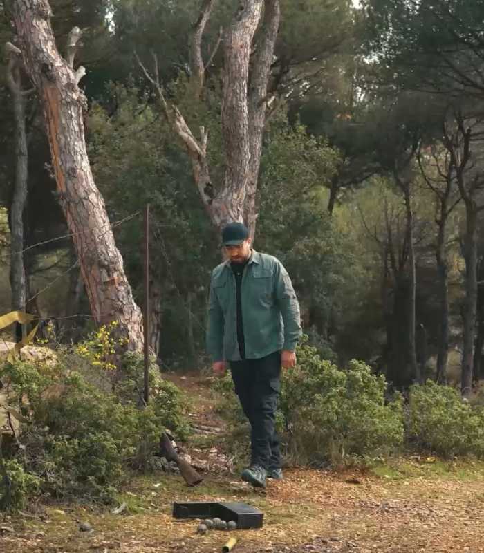 ابحث بين خيباتك عن سيف ذو حدين