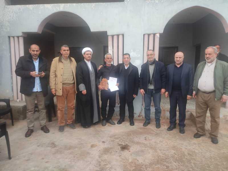  وفد من لجنة المتابعة لملف الأسرى في حزب الله يزور منزل ذوي الأسير المجاهد في سجون العدو الصهيوني عب