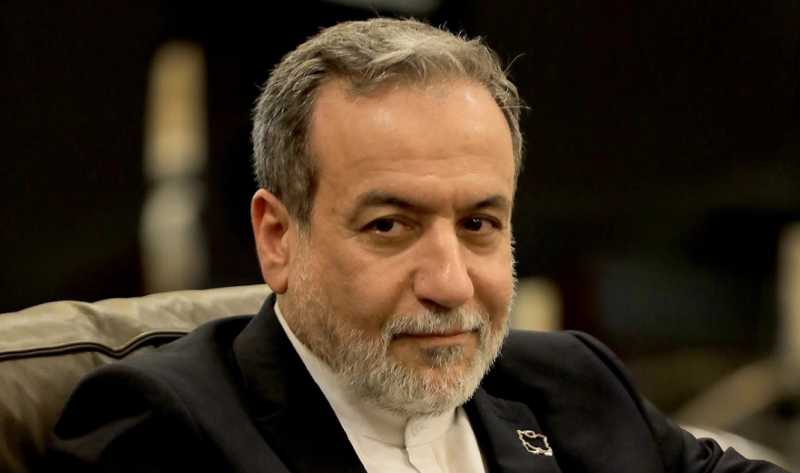 طهران تطالب بنقل المحادثات النووية مع واشنطن إلى عُمان