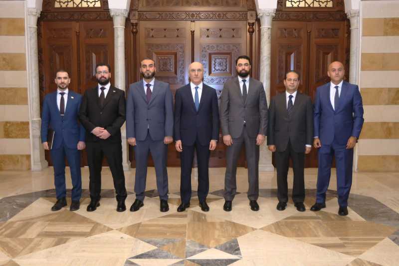 وير الداخلية اللبناني يستقبل وفدا  من الادارة الحالية في النظام السوري برئاسة معاون وزير الداخلية ال