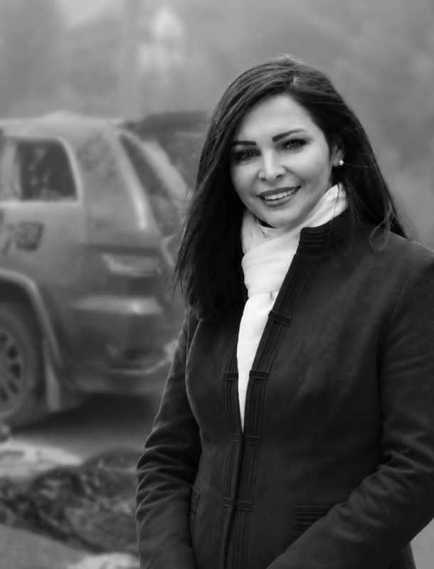 العدو الإسرائيلي الارهابي المجرم‏ يغير على سيارة مدنية كما العادة في توحشه ويقتل مربية ومدرسة في الج