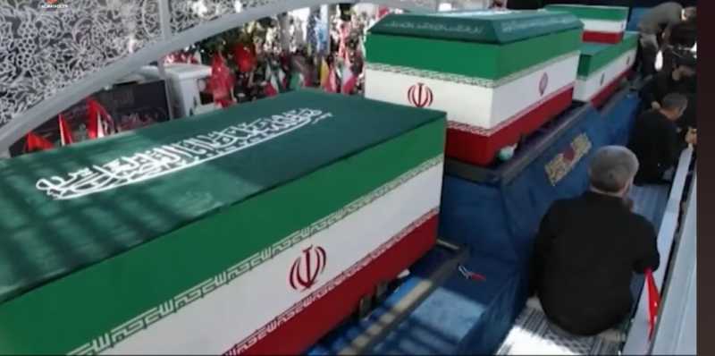 ستة عقود في قلب العاصفة.. السيد علي الخامنئي من زنازين الشاه إلى قيادة الجمهورية الإسلامية