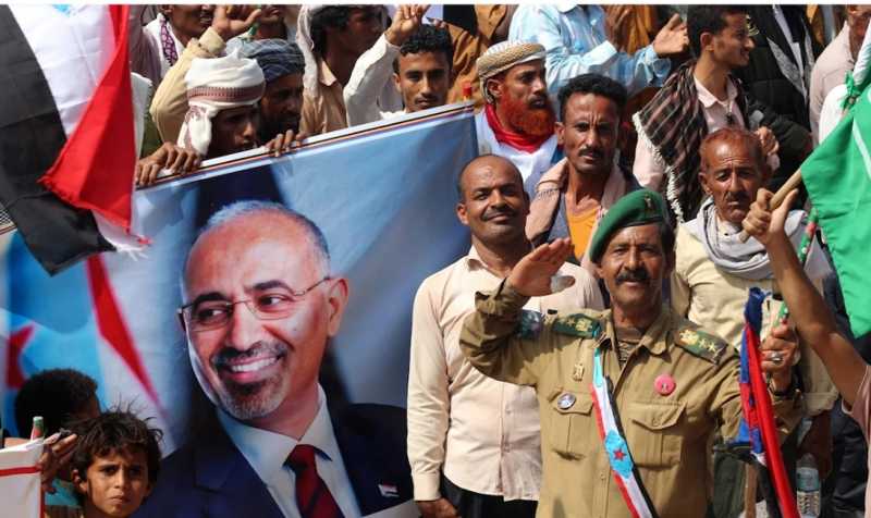 «الانتقالي الجنوبي» يحلّ نفسه تمهيداً لمؤتمر الرياض