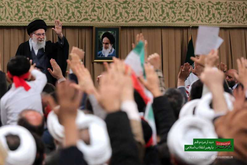 مباشر من خطاب مرتقب بعد قليل لقائد الثورة الإسلامية سماحة الإمام السيد علي الخامنئي -