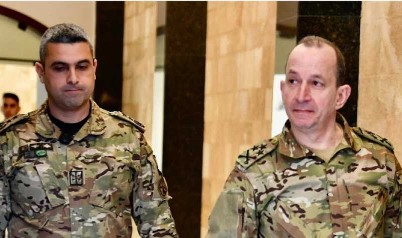 مصادر عسكرية الجيش لا يعمل في خدمة العدو مصادر عسكرية الجيش لا يعمل في خدمة العدو