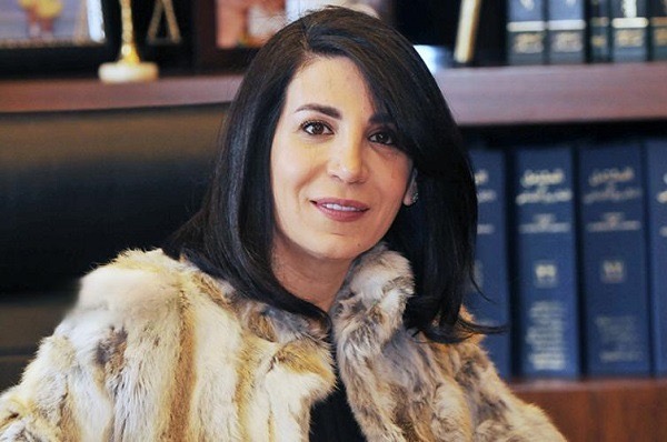 اللباس الرسمي للمحامي بين هيبة العدالة وكرامة المهنة والالتزام بأصولها – بقلم المحامية فريال الأسمر