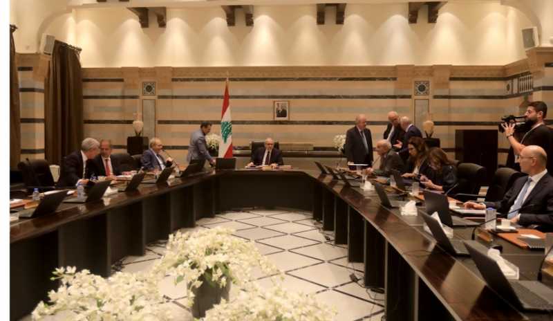 مجلس الوزراء يقرّ زيادات مالية... و300 ألف إضافية على البنزين