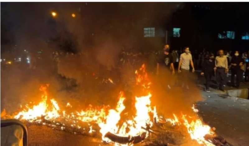 القضاء الإيراني بعض مثيري الشغب المقبوض عليهم على صلة بـ«الموساد»