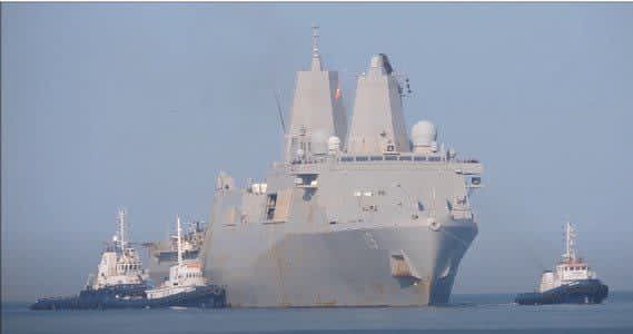 200 من طاقم حاملة الطائرات الأمريكية تلقوا العلاج وهي في طريقها لسبات إصلاحات عميق