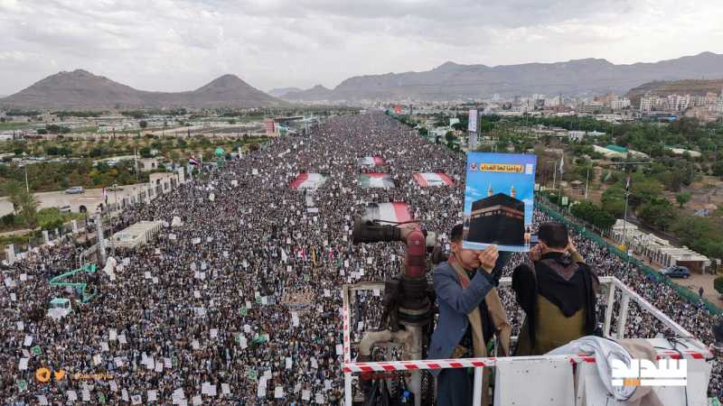 مكة المكرمة والكعبة المشرفة أرواحنا لها الفداء، مع قيادتنا الحكيمة بثبات وولاء