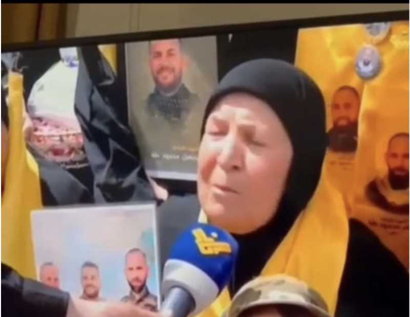 كلُّ عامٍ وأنتِ أجملُ الأمهات بسيطة