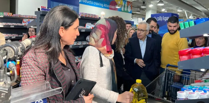 وزير الاقتصاد في جولة ميدانية لتشديد الرقابة وضبط الأسعار كثفنا خلال الساعات الـ72 الماضية الدوريات 