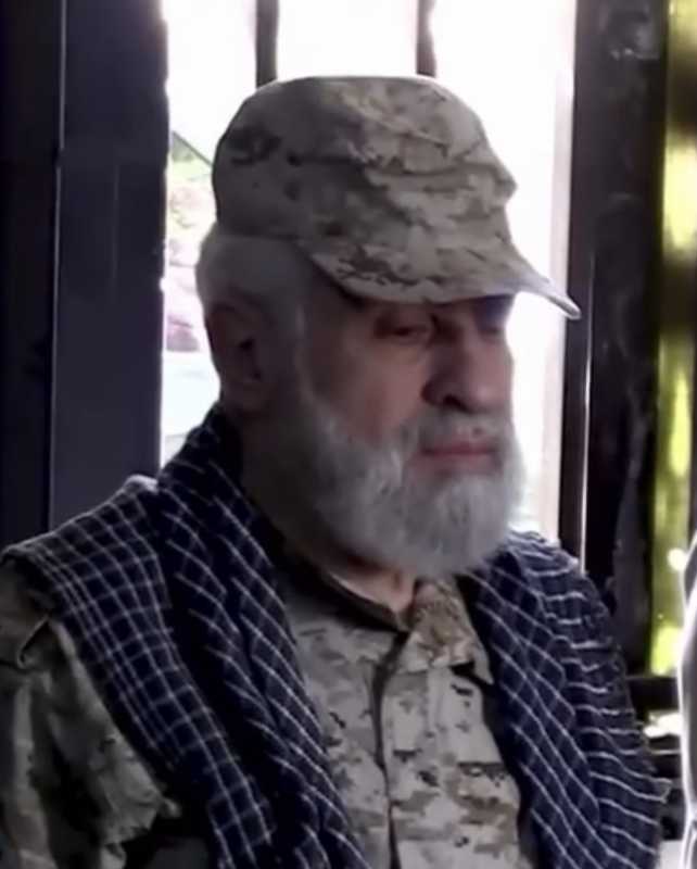 الحقيقةُ ما ترون لا ما تسمعون .