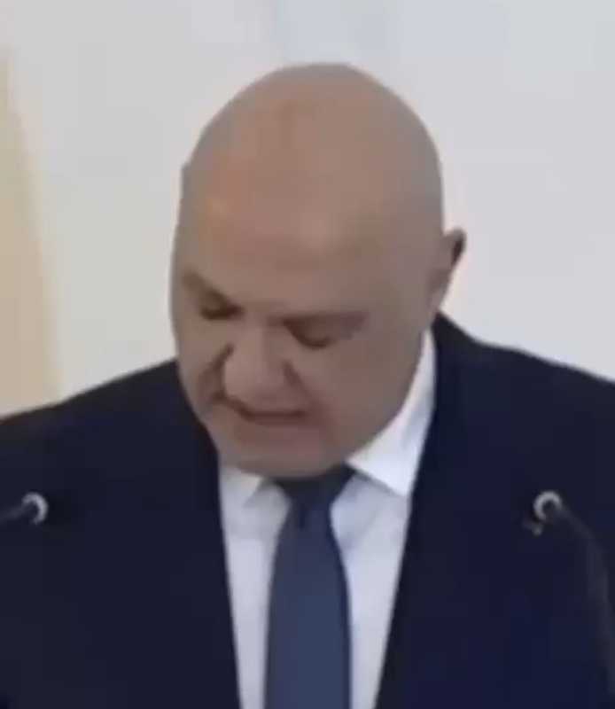 نعتذر منك فخامة الرئيس، ما كنا ندري أن زمن العبيد وعتق الرقاب عاد.