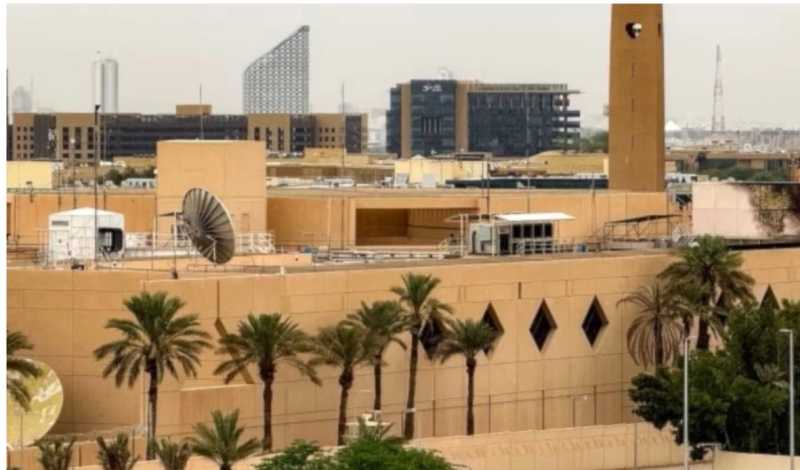 واشنطن تقلّص طواقم سفاراتها في 4 دول بالشرق الأوسط تحسّباً لتهديدات إيرانية واشنطن تقلّص طواقم سفاراتها في 4 دول بالشرق الأوسط تحسّباً لتهديدات إيرانية