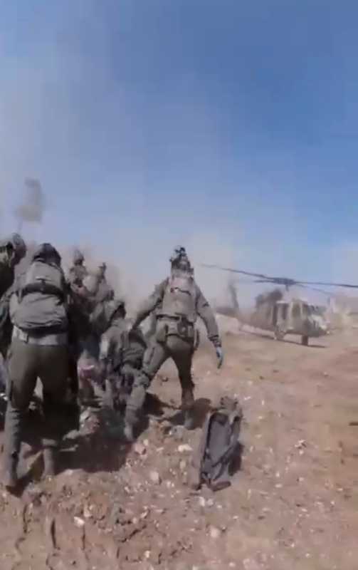 وسائل إعلام العدو الإسرائيلي الارهابي   طائرة مسيرة مفخخة تضرب مروحية إخلاء في جنوب لبنان، بعد لحظات