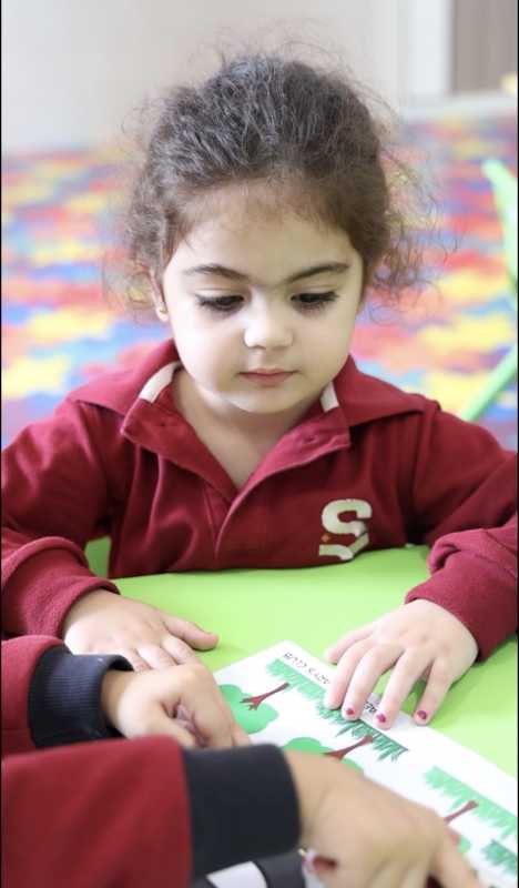 ✨ Learning the letter G through a fun sensory activity
