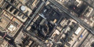 غارات صهيوامريكية في كرج وطهران بإيران.