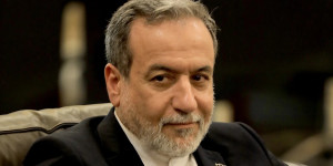 طهران تطالب بنقل المحادثات النووية مع واشنطن إلى عُمان