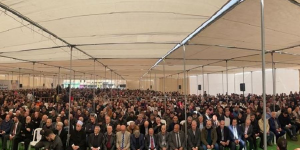 نحو سبعة آلاف مشارك.. مهرجان لـحزب الراية الوطني يحشد بدائرة حضور خارج أي إطار محلي أو مناطقي ضيّق