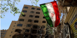 إيران تعلن وقفاً مشروطاً لعملياتها العسكرية... وتضيف جنوب لبنان إلى المعادلة