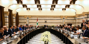 الحكومة توافق على شراء بيوت جاهزة لإيواء المتضررين من العدوان الإسرائيلي