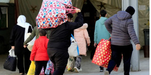 أولوية السلطة في زمن الحرب: خيم «البيال» تزعج موسم الصيف!