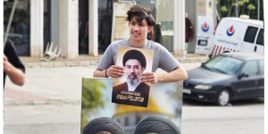 مسؤول ملف الموارد والحدود في حزب الله نواف الموسوي:  يلي عم يفكر بسحب السلاح يروح يفيق ويغسل وجو.