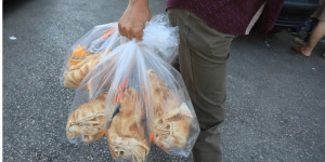 تعديل سعر ربطة الخبز مؤجل إلى ما بعد رمضان؟