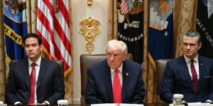 «أكسيوس»: ترامب يجتمع مع مستشاريه لبحث «خريطة الطريق» بشأن إيران