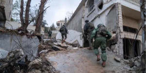 العدو الإسرائيلي يواصل حرق منازل الجنوب وتدميرها