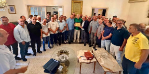 الصمد مستقبلا وفد الضابطة الجمركية: قضيتكم كانت قضية حق.