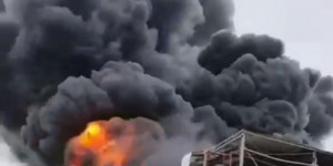 القناة 14 العبرية: مفوض الإطفاء والإنقاذ في المصنع المتضرر: سيستغرق الحدث ساعات، من هو في المنطقة عليه أن يكون في المكان المحمي