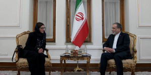 عراقجي: على الصليب الأحمر الوفاء بالتزاماته القانونية والأخلاقية في إدانة العدوان على إيران