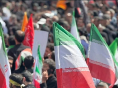 مراسم دفن قادة “الاقتدار الوطني” في إيران بحضور رسمي وشعبي واسع مراسم دفن قادة “الاقتدار الوطني” في إيران بحضور رسمي وشعبي واسع